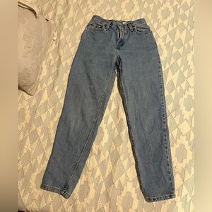 Vintage Levi’s 550 Relaxed Fit Tapered Leg size 4P